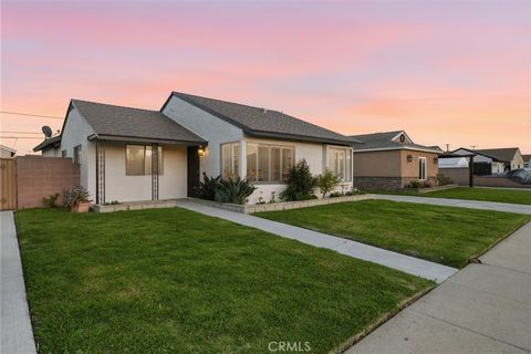 Photo of 13918 Hillford Ave, Compton, CA 90222 (MLS # PW26052479)
