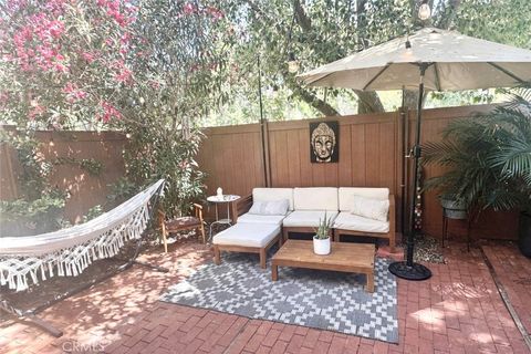 Photo of 27511 Endeavor Street, Agoura Hills, CA 91301 (MLS # SR26048693)