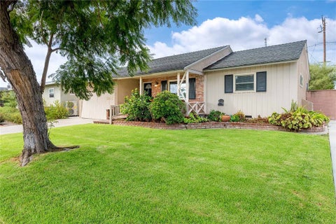 Photo of 2245 Mcnab AVE, Long Beach, CA 90815 (MLS # PW26224936)