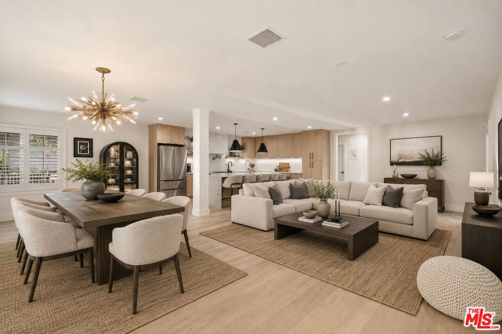 Photo of 5758 Tobias Avenue, Sherman Oaks, CA 91411 (MLS # 26863331)