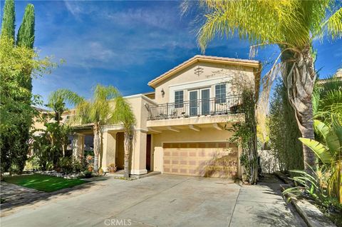 Photo of 15717 Alia Court, Canyon Country, CA 91387 (MLS # SR26023567)