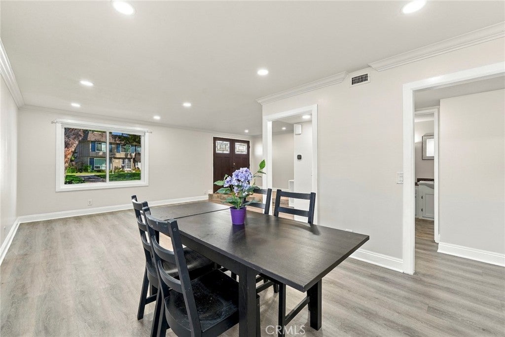 4435 Larwin