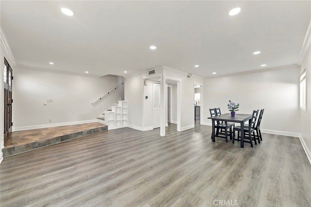 4435 Larwin