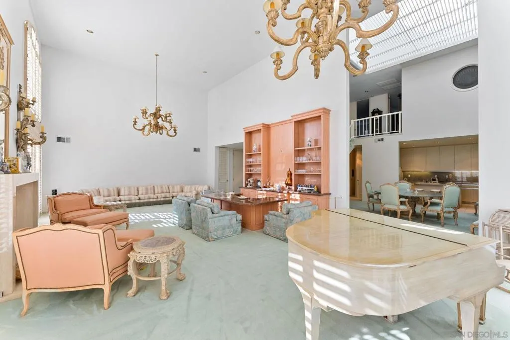 Carlsbad, California 92009, United States, 3 Bedrooms Bedrooms, ,3 BathroomsBathrooms,Residential,Active,251522