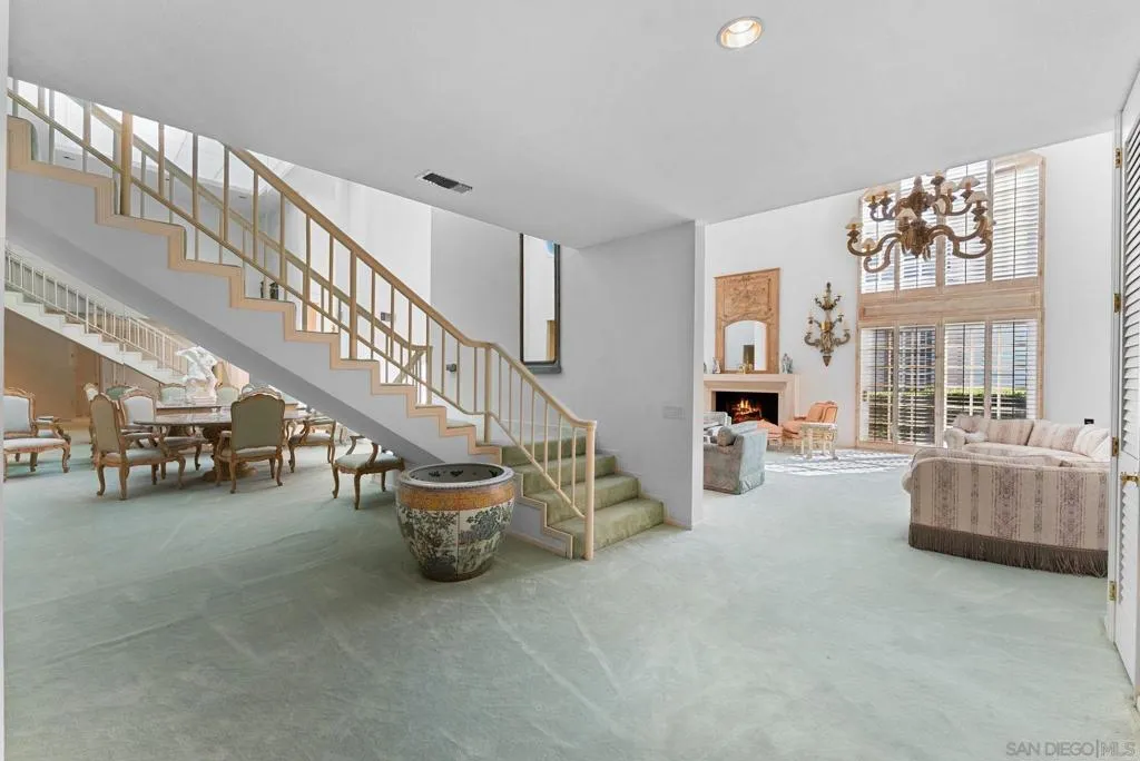 Carlsbad, California 92009, United States, 3 Bedrooms Bedrooms, ,3 BathroomsBathrooms,Residential,Active,251522