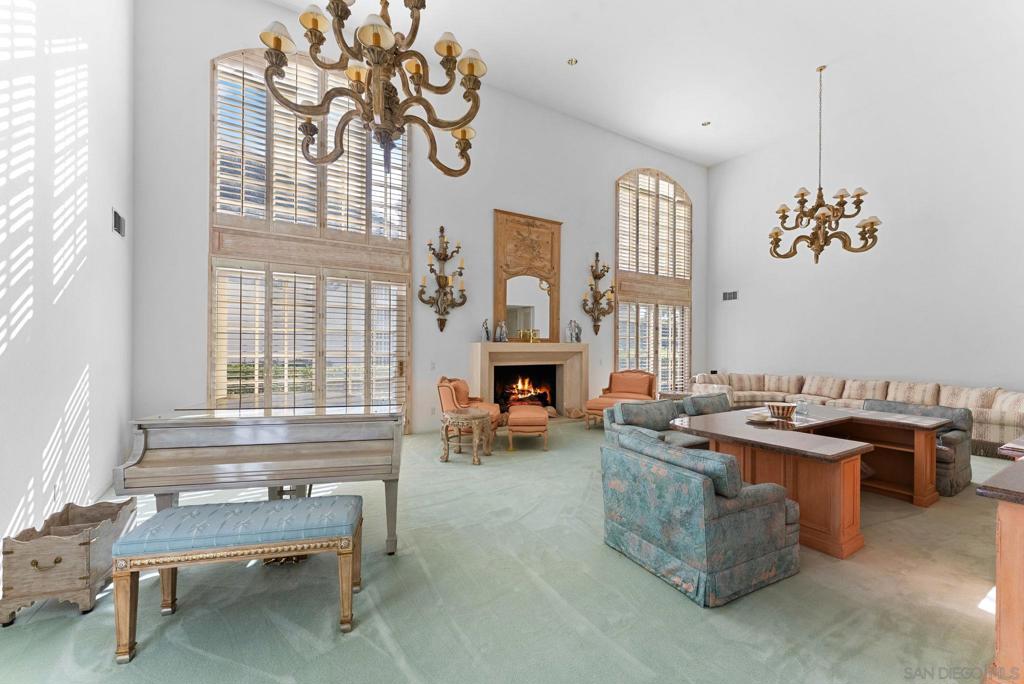 7407 Avenida De Palais