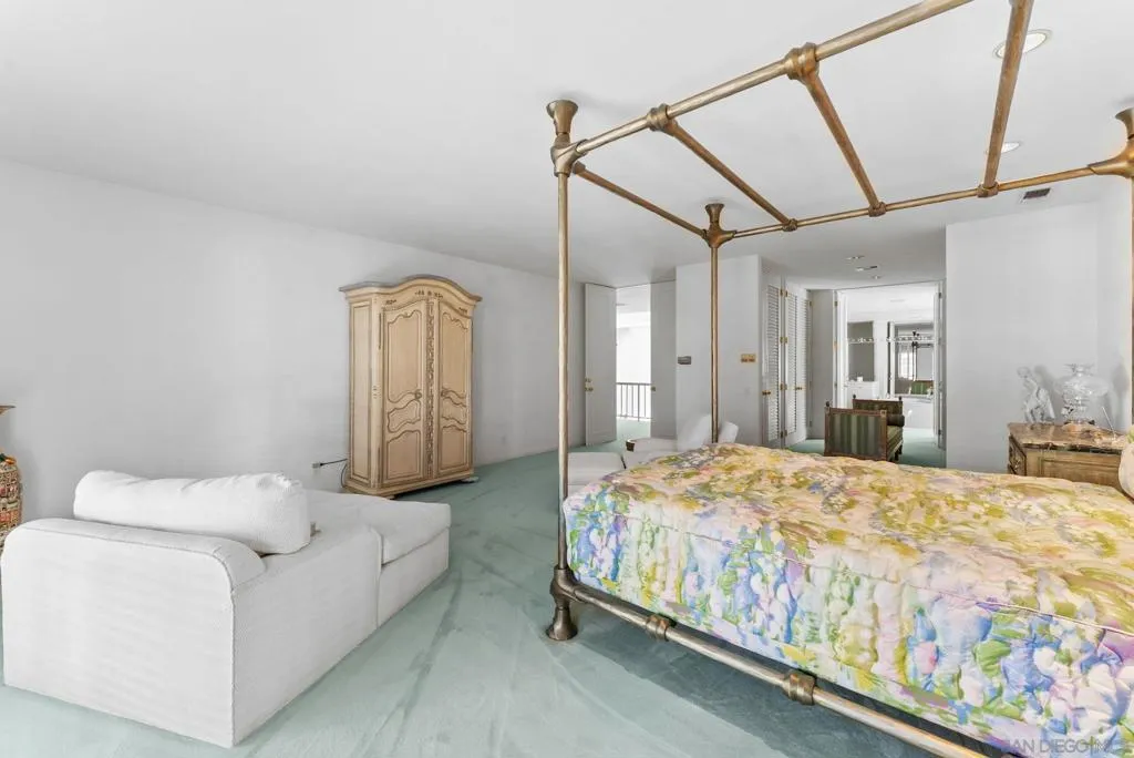 Carlsbad, California 92009, United States, 3 Bedrooms Bedrooms, ,3 BathroomsBathrooms,Residential,Active,251522