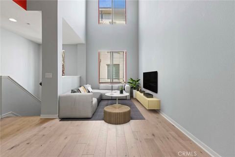 543 Rockefeller Irvine CA 92612