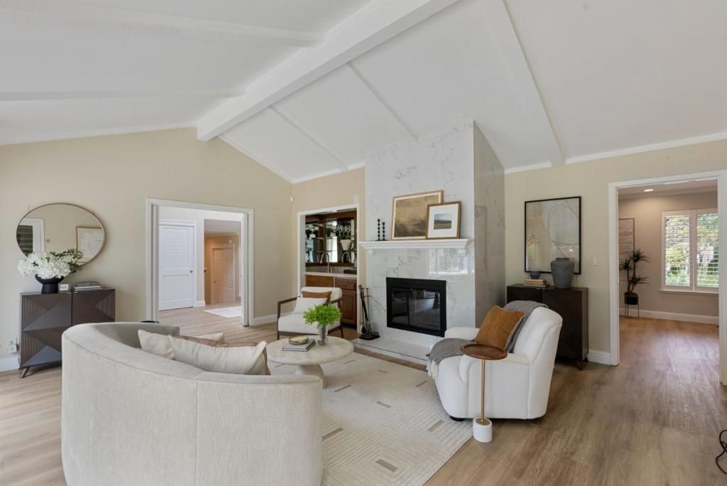 Photo of 1430 Lakeview Drive, Hillsborough, CA 94010 (MLS # ML82023761)