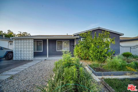Photo of 12827 Sylvan Street, North Hollywood, CA 91606 (MLS # 26759573)