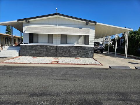 1327 Woodbrook Corona CA 92882