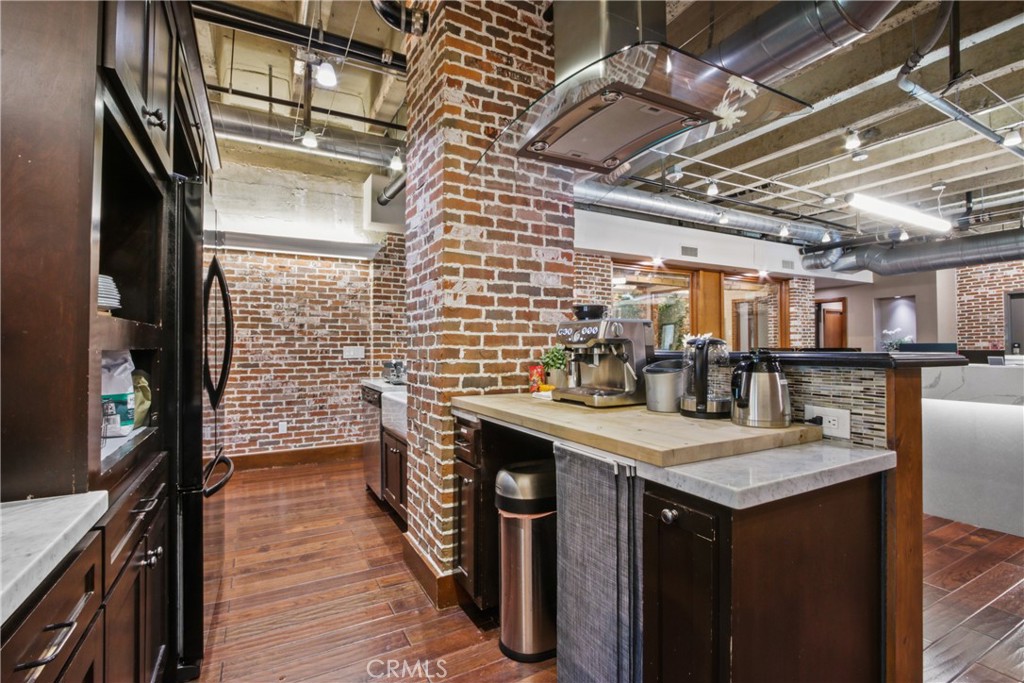 201 E Broadway