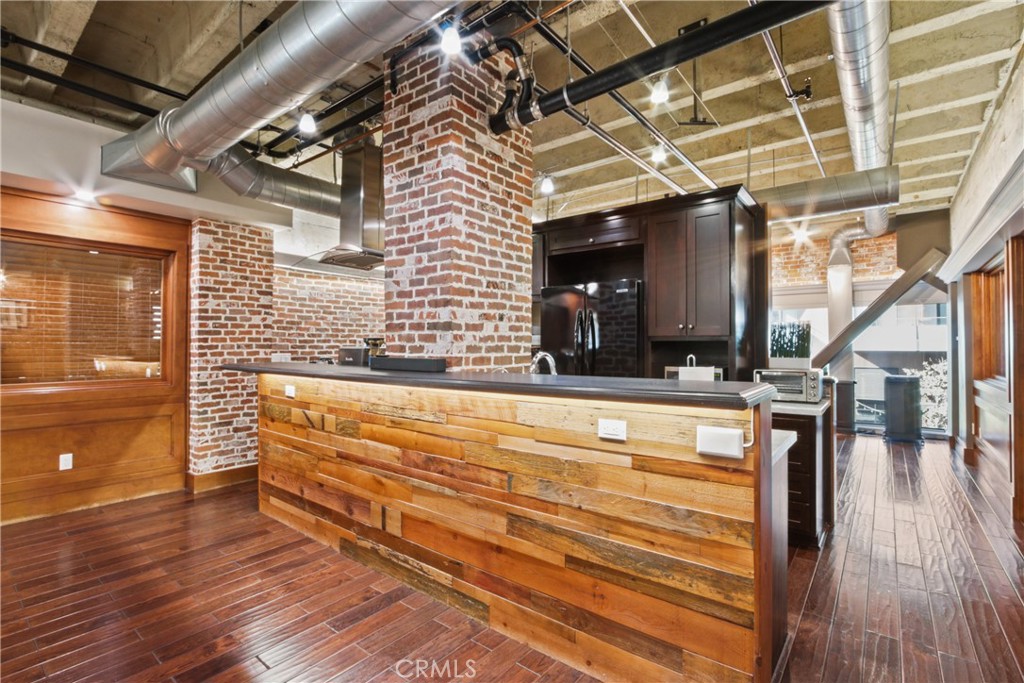 201 E Broadway