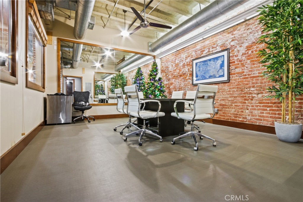 201 E Broadway