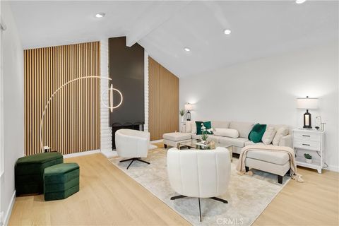 9808 Sturgeon Fountain Valley CA 92708