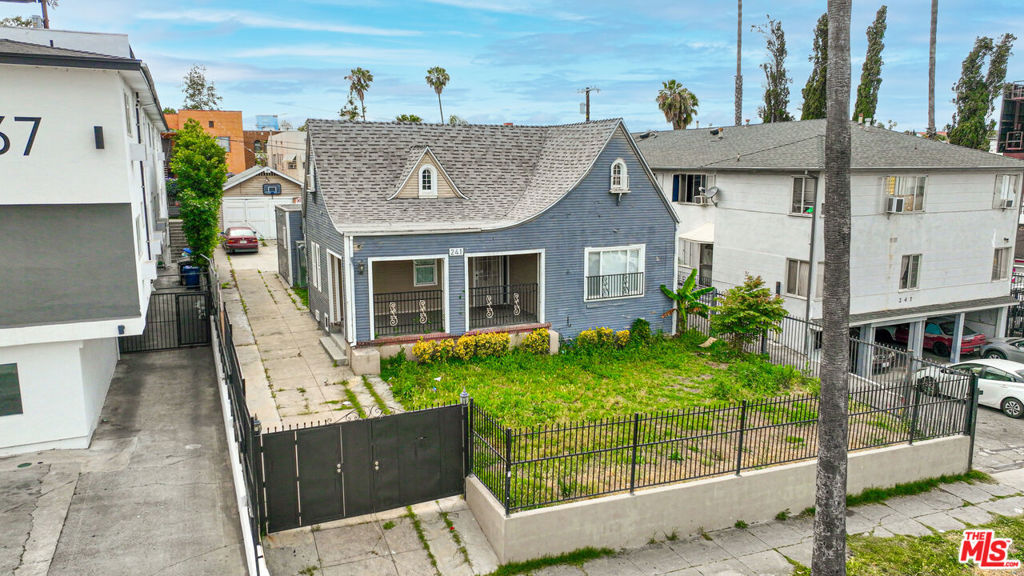 241 N Catalina Street
