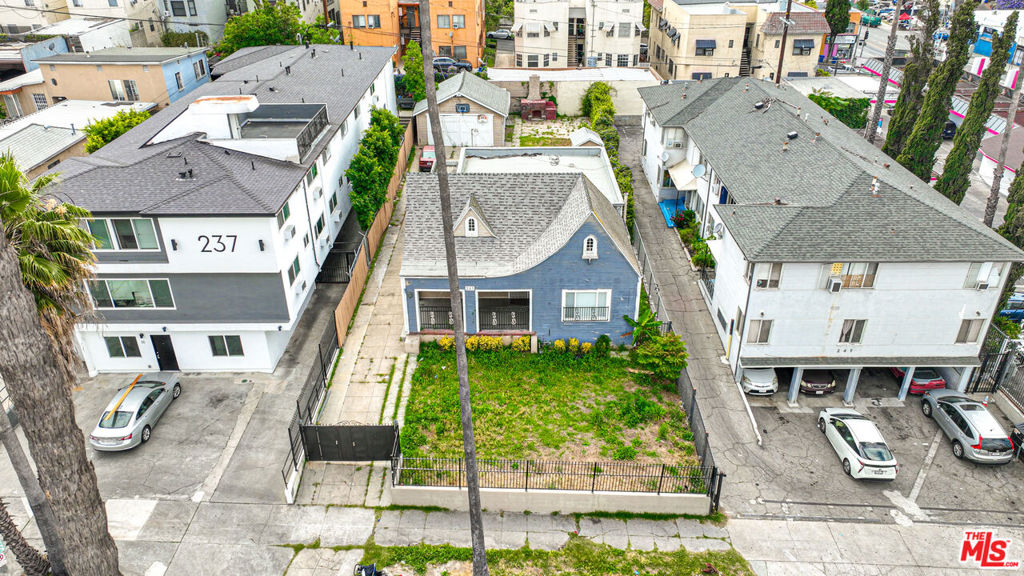 241 N Catalina Street