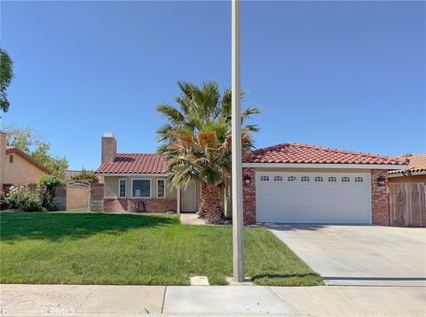 Photo of 1802 Linda Avenue, Lancaster, CA 93534 (MLS # SR26095003)