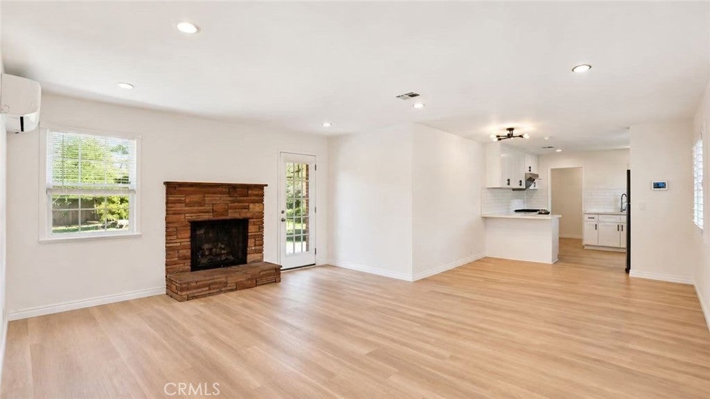 3215 W Stonybrook