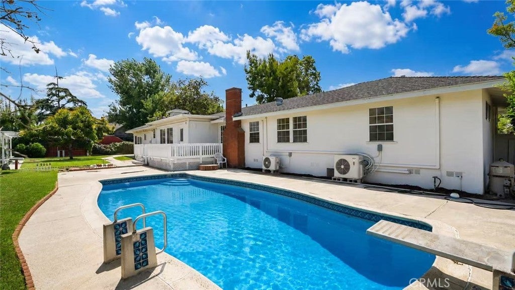 3215 W Stonybrook