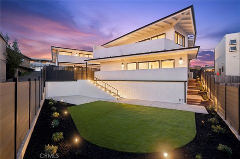 Photo of 403 Serra Drive Dr, Corona Del Mar, CA 92625 (MLS # NP26040668)