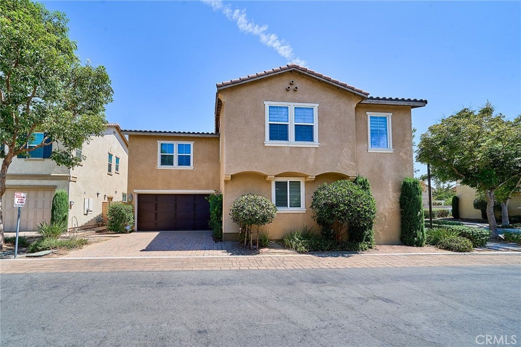 3051 E Via Corvina