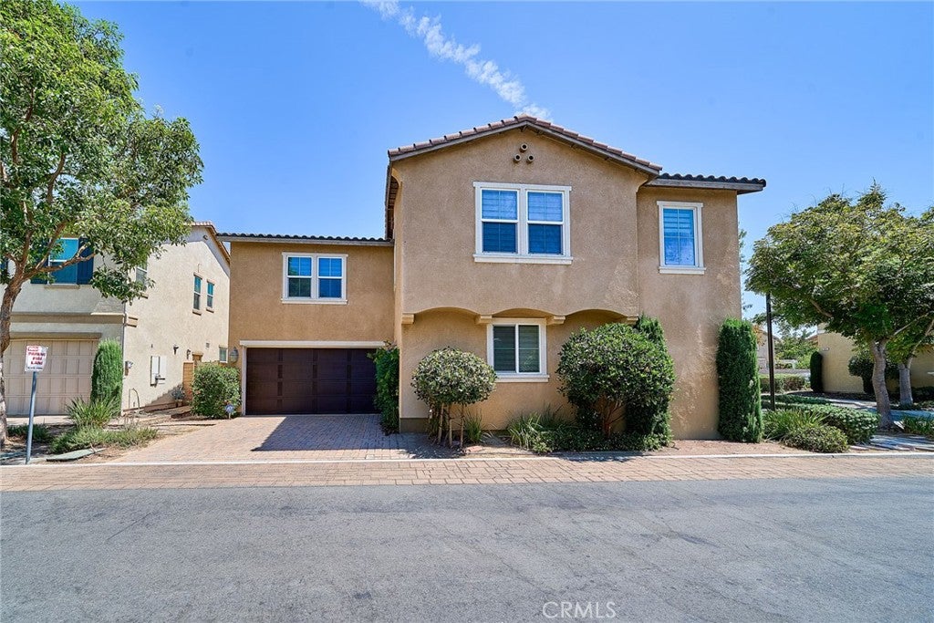 3051 E Via Corvina