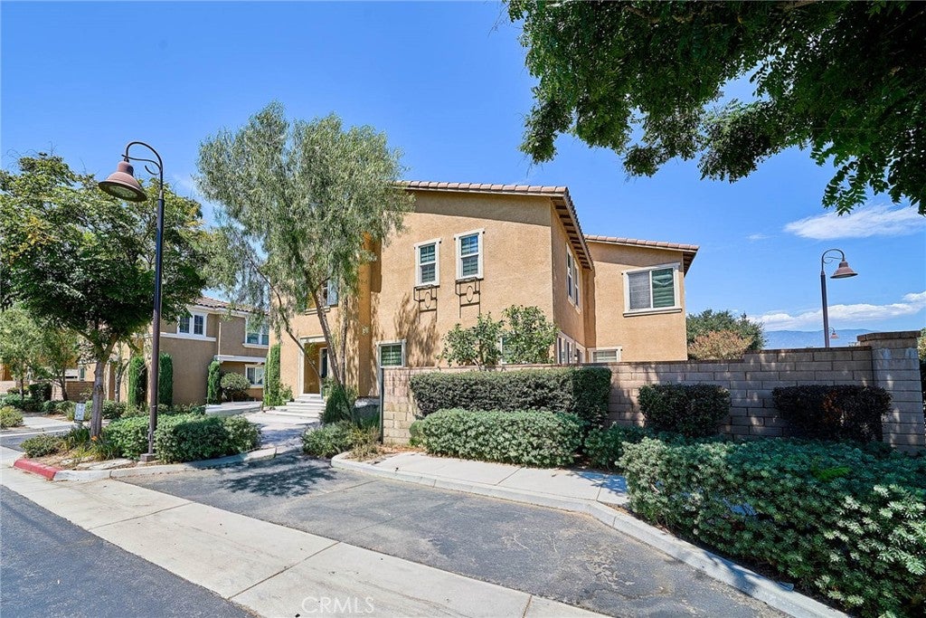 3051 E Via Corvina