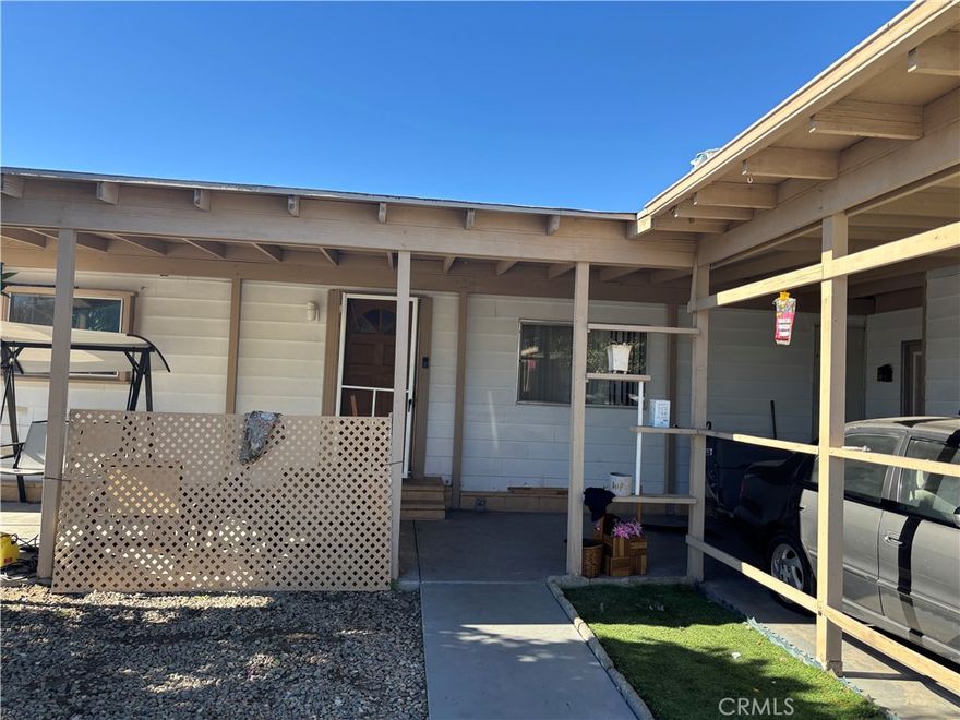 2 bedroom/ 2 bath, manufactured home with permanent foundation. Located in Sierra Dawn 55 plus community, own your own land. Spacious corner lot. HOA includes pools, spa, club house and parks.