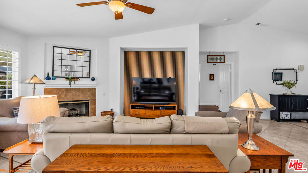 Las Brisas II - Residential