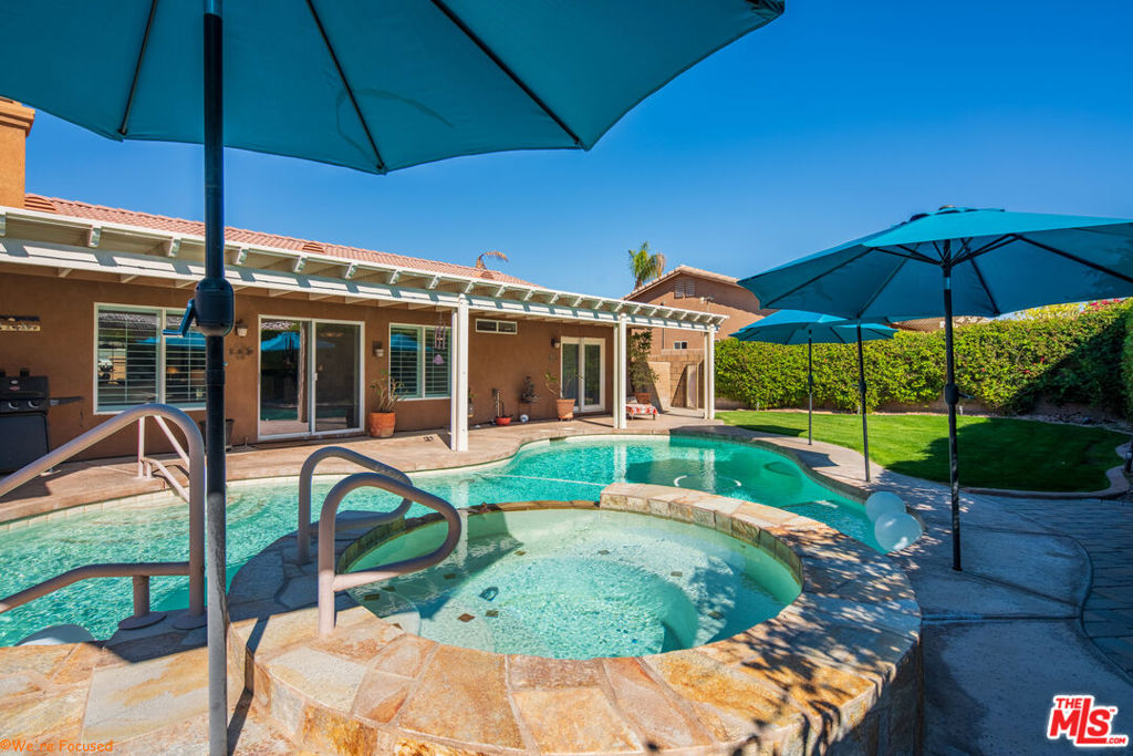 Las Brisas II - Residential