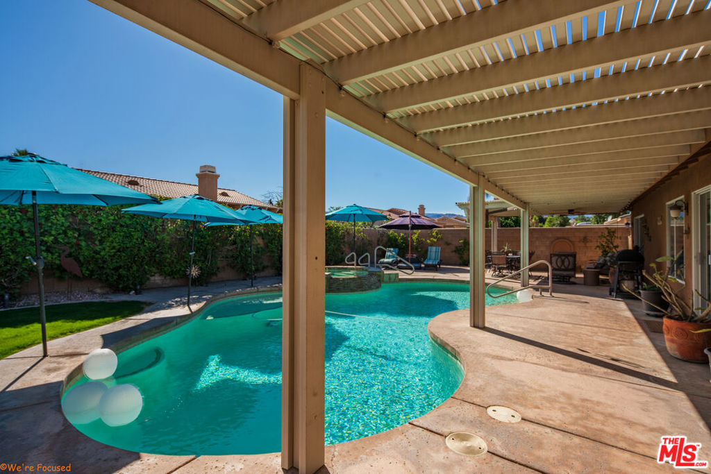 Las Brisas II - Residential