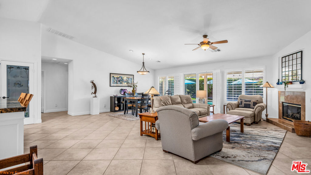 Las Brisas II - Residential