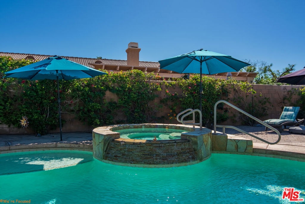 Las Brisas II - Residential