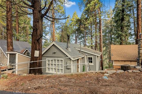 Photo of 25616 Hi Lane, Twin Peaks, CA 92391 (MLS # IG26006466)