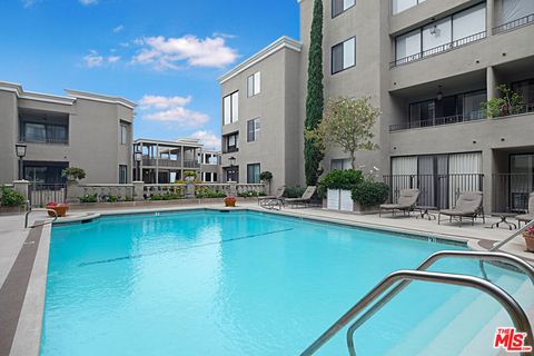 Tiny photo for 8455 Fountain Avenue #409, West Hollywood, CA 90069 (MLS # 25600897)