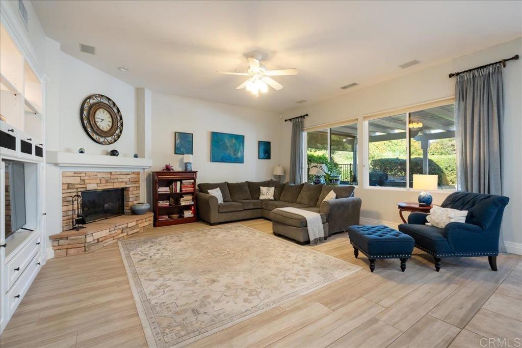 1089 Inverlochy Drive