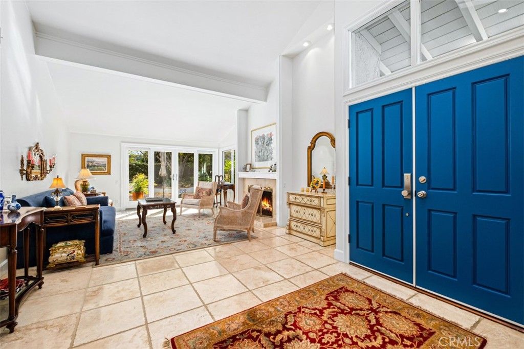 Photo of 18 Shoal Drive Dr, Corona Del Mar, CA 92625 (MLS # LG25241565)