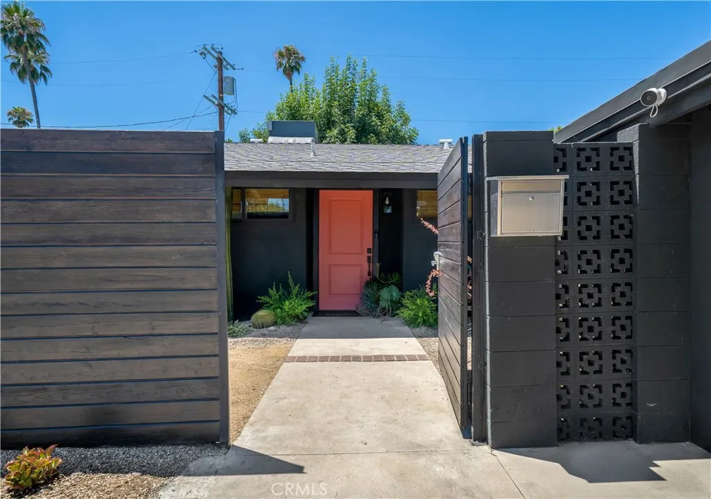 Woodland Hills, California 91367, United States, 3 Bedrooms Bedrooms, ,2 BathroomsBathrooms,Residential,Active,182021