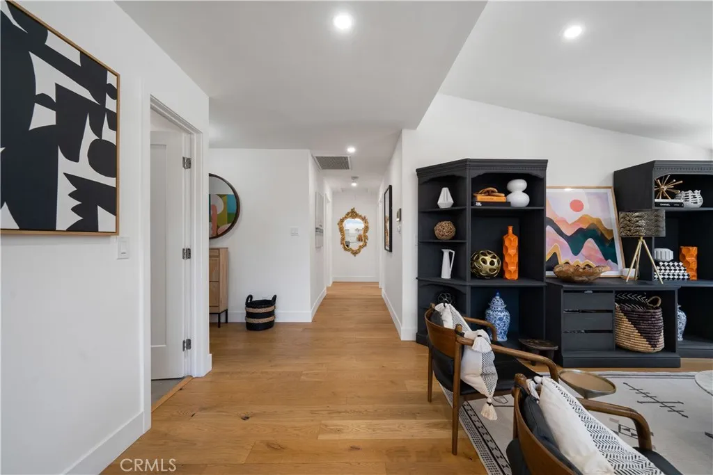 Woodland Hills, California 91367, United States, 3 Bedrooms Bedrooms, ,2 BathroomsBathrooms,Residential,Active,182021