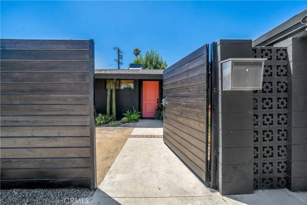 Woodland Hills, California 91367, United States, 3 Bedrooms Bedrooms, ,2 BathroomsBathrooms,Residential,Active,182021