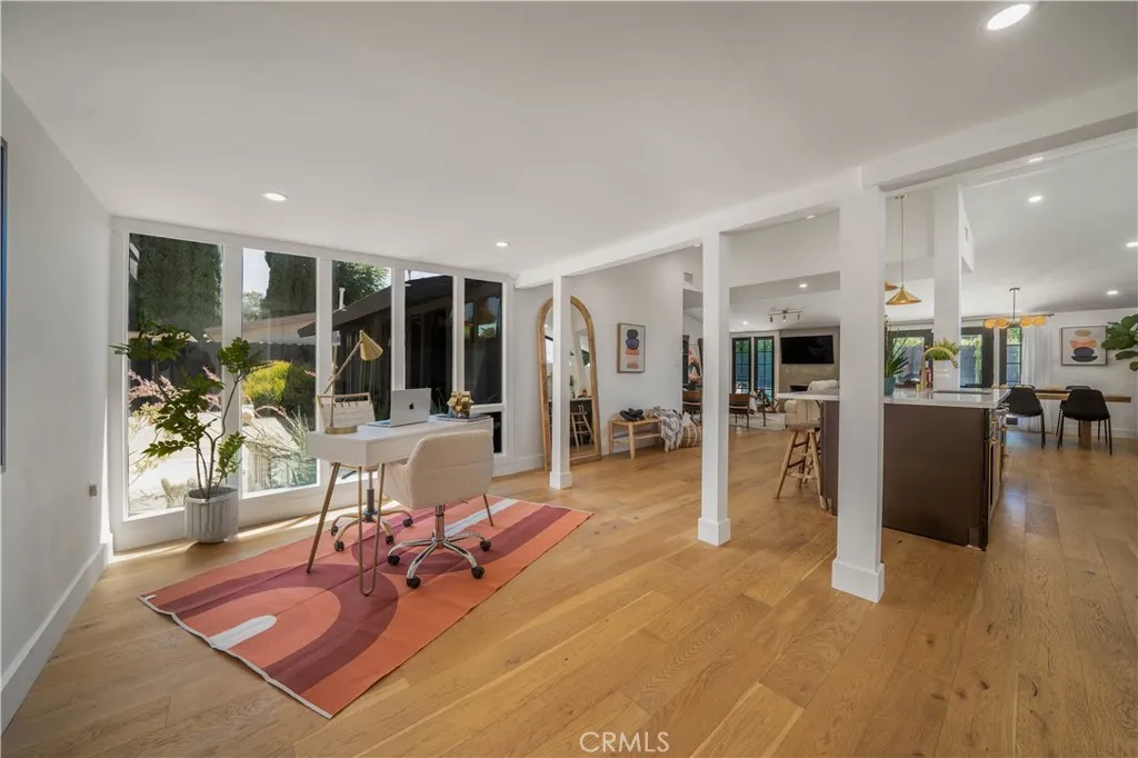 Woodland Hills, California 91367, United States, 3 Bedrooms Bedrooms, ,2 BathroomsBathrooms,Residential,Active,182021