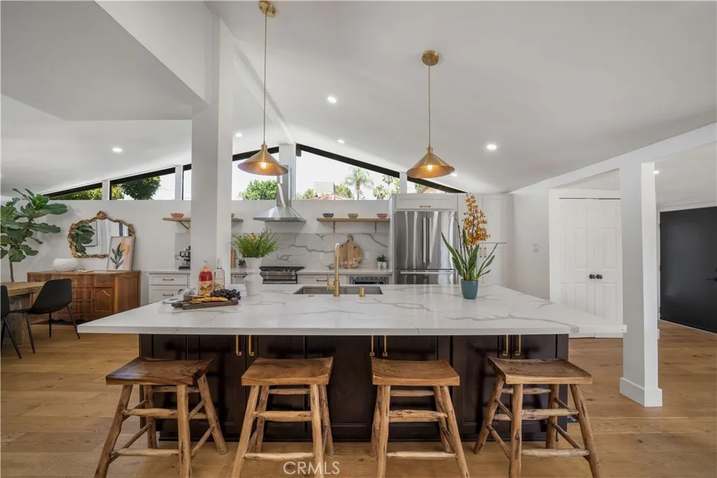 Woodland Hills, California 91367, United States, 3 Bedrooms Bedrooms, ,2 BathroomsBathrooms,Residential,Active,182021