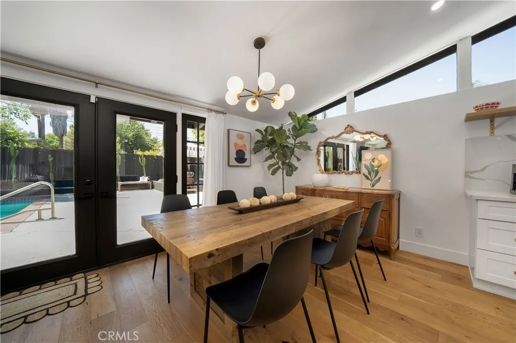 Woodland Hills, California 91367, United States, 3 Bedrooms Bedrooms, ,2 BathroomsBathrooms,Residential,Active,182021