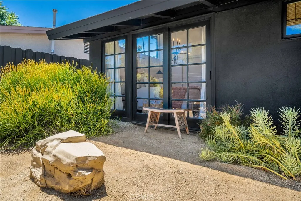 Woodland Hills, California 91367, United States, 3 Bedrooms Bedrooms, ,2 BathroomsBathrooms,Residential,Active,182021