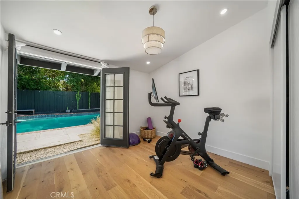 Woodland Hills, California 91367, United States, 3 Bedrooms Bedrooms, ,2 BathroomsBathrooms,Residential,Active,182021