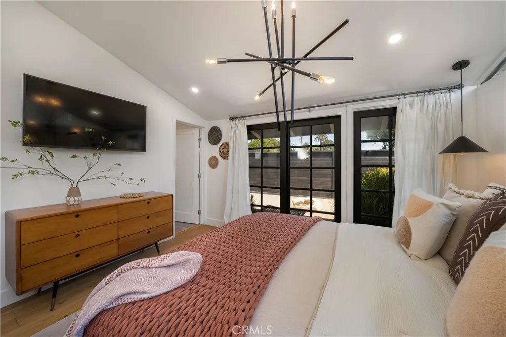 Woodland Hills, California 91367, United States, 3 Bedrooms Bedrooms, ,2 BathroomsBathrooms,Residential,Active,182021