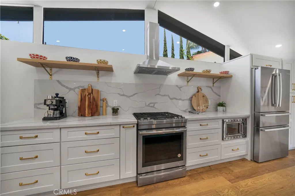 Woodland Hills, California 91367, United States, 3 Bedrooms Bedrooms, ,2 BathroomsBathrooms,Residential,Active,182021