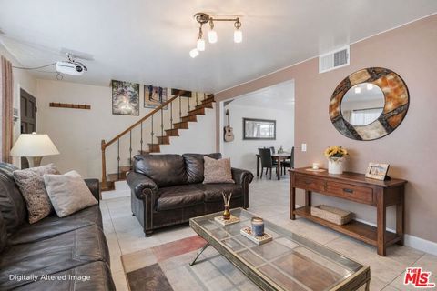 Photo of 10817 Whipple Street #6, Toluca Lake, CA 91602 (MLS # 26633931)