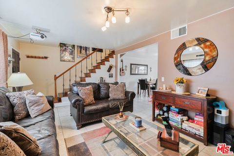 Photo of 10817 Whipple Street #6, Studio City, CA 91602 (MLS # 26633931)
